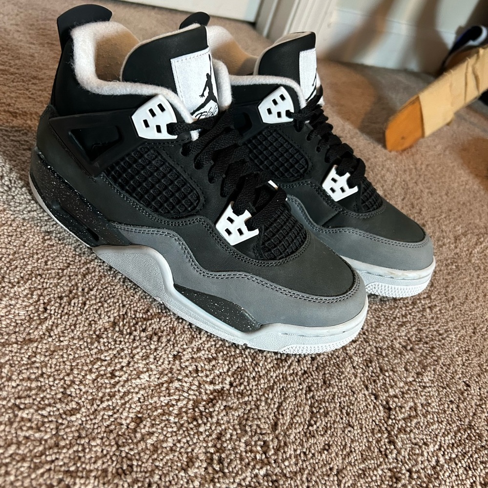 Jordan Men's Black and White Sneakers